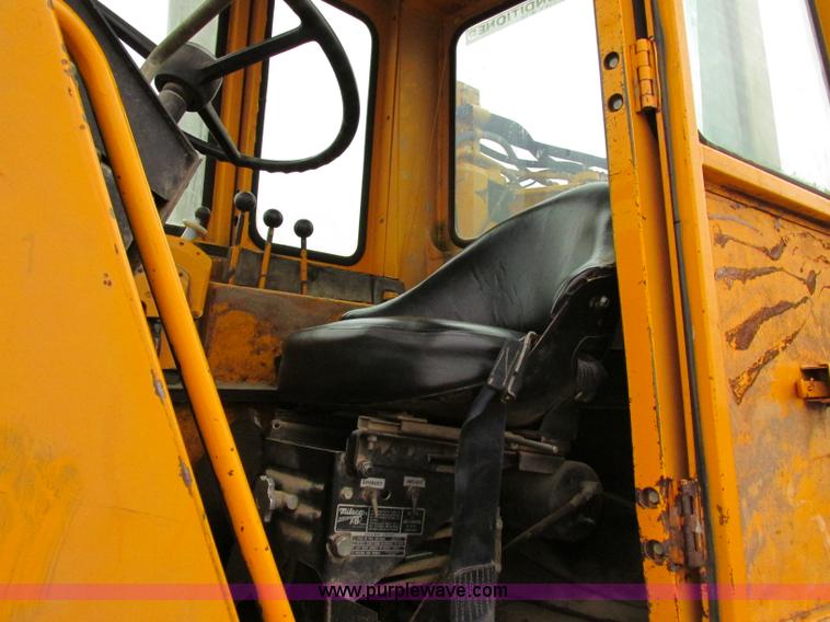 image for item F5474 1975 John Deere 860A elevating scraper