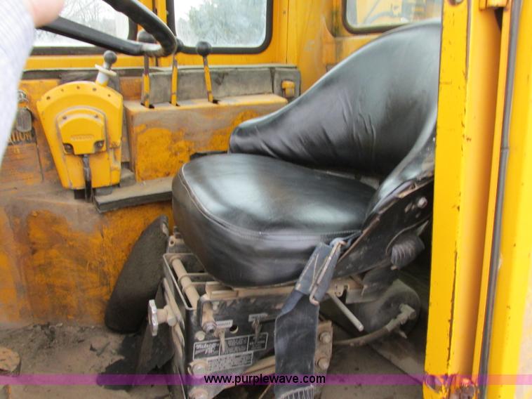 image for item F5474 1975 John Deere 860A elevating scraper