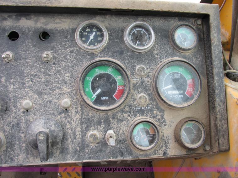 image for item F5474 1975 John Deere 860A elevating scraper