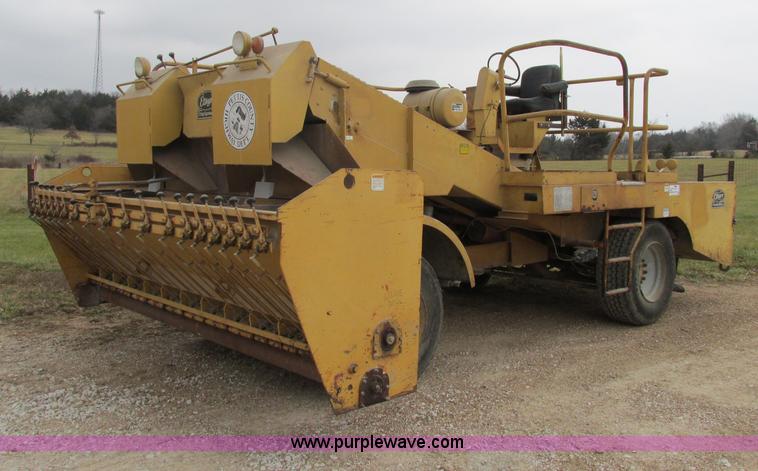 image for item F5475 Etnyre chip spreader