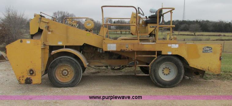 image for item F5475 Etnyre chip spreader