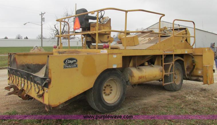 image for item F5475 Etnyre chip spreader