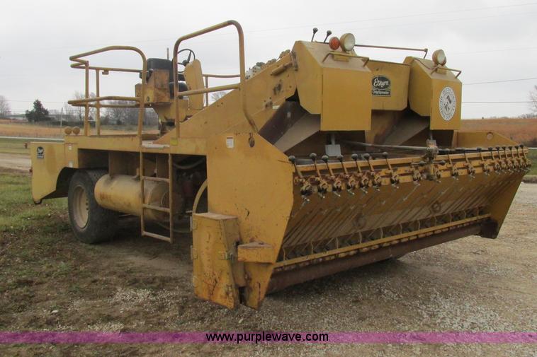 image for item F5475 Etnyre chip spreader