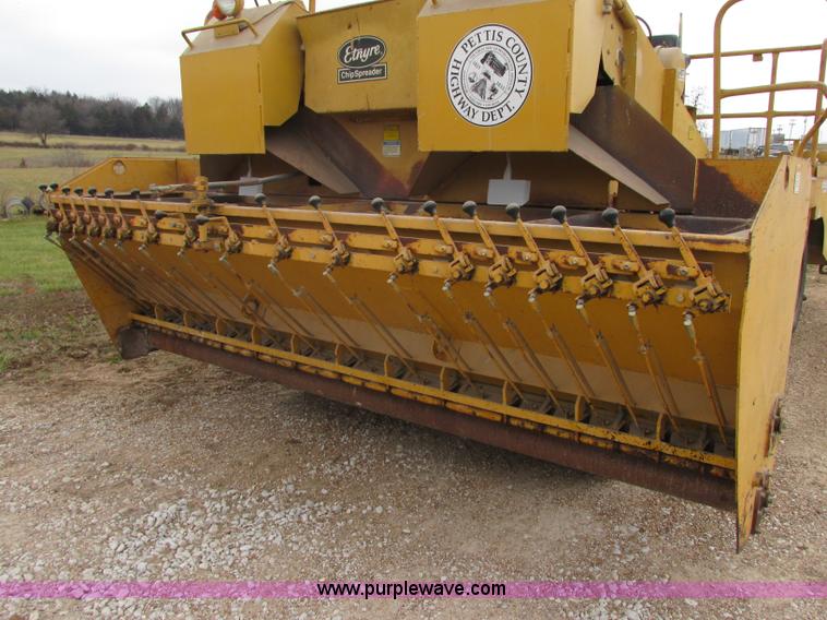 image for item F5475 Etnyre chip spreader