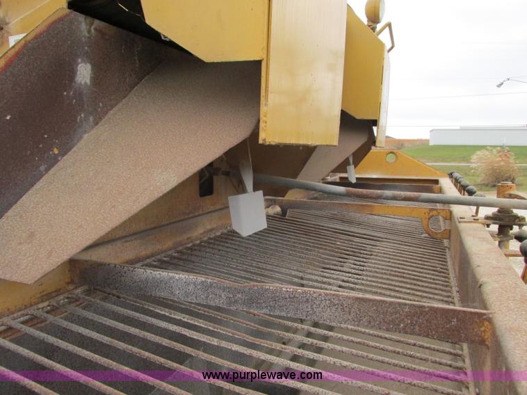 image for item F5475 Etnyre chip spreader