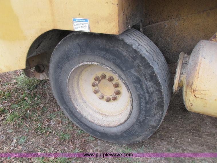 image for item F5475 Etnyre chip spreader