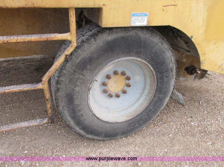 image for item F5475 Etnyre chip spreader