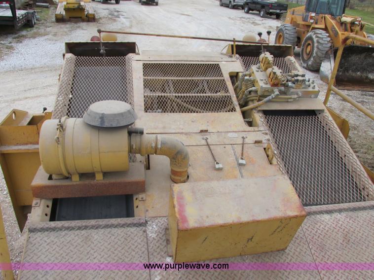 image for item F5475 Etnyre chip spreader