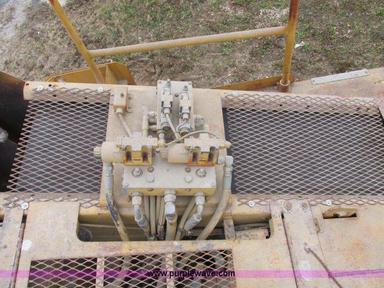 image for item F5475 Etnyre chip spreader