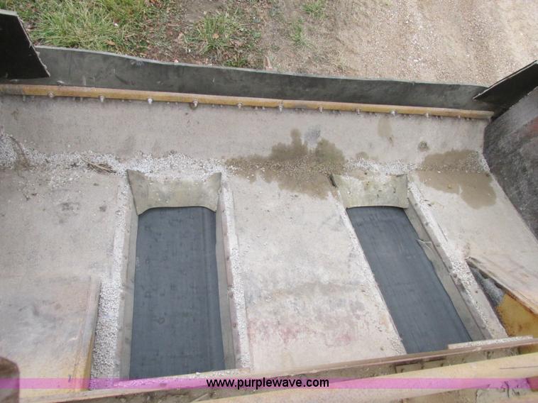 image for item F5475 Etnyre chip spreader