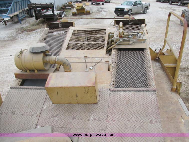 image for item F5475 Etnyre chip spreader