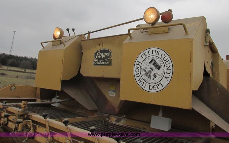 image for item F5475 Etnyre chip spreader