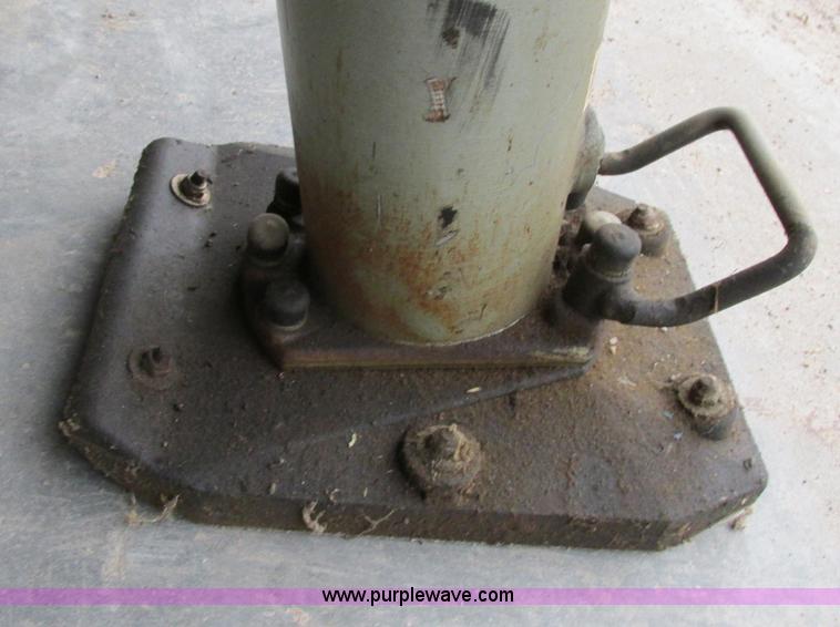 image for item F5476 Stone XN650ROI Stomper compactor