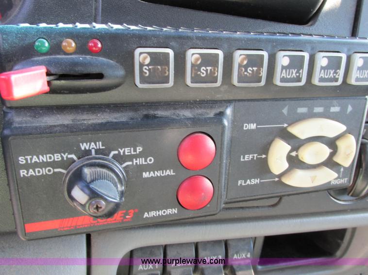 image for item F5480 2006 Ford F350 Super Duty XL SuperCab flatbed pickup truck