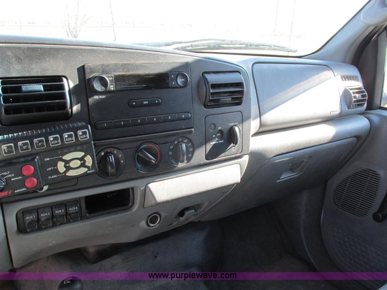 image for item F5480 2006 Ford F350 Super Duty XL SuperCab flatbed pickup truck