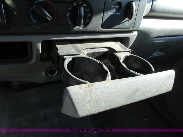 image for item F5480 2006 Ford F350 Super Duty XL SuperCab flatbed pickup truck