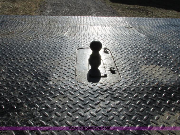 image for item F5480 2006 Ford F350 Super Duty XL SuperCab flatbed pickup truck