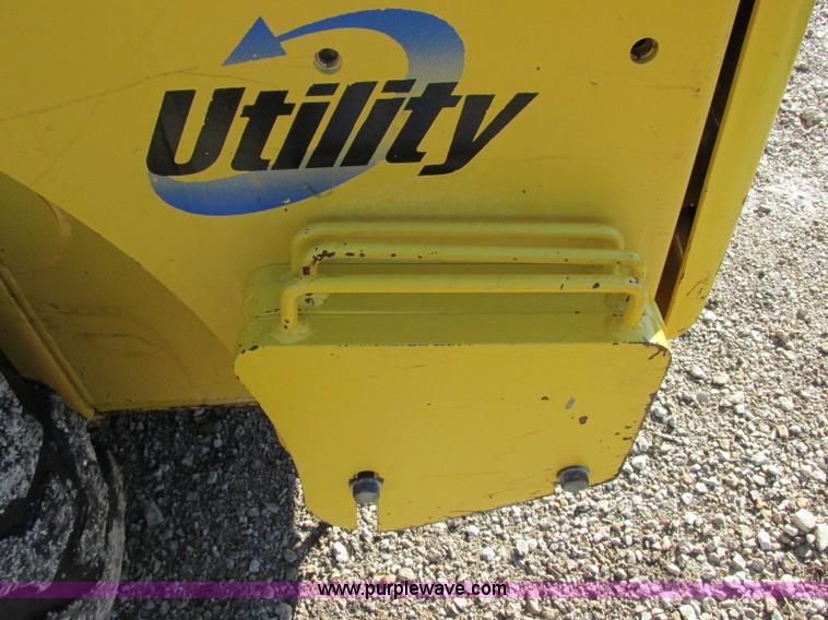 image for item F5481 2005 Komatsu SK815 skid steer