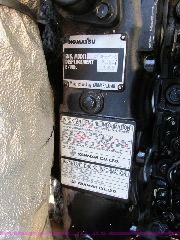 image for item F5481 2005 Komatsu SK815 skid steer