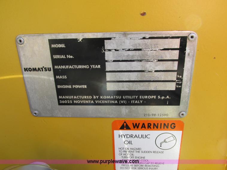 image for item F5481 2005 Komatsu SK815 skid steer