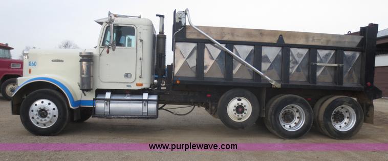 image for item F6744 1986 Freightliner FLC-64T dump truck