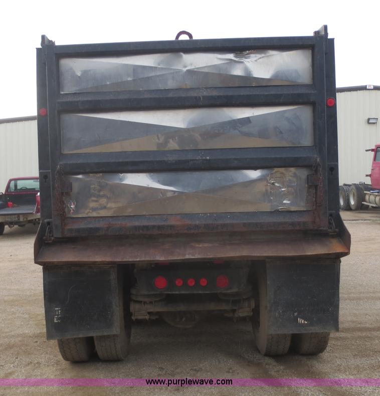 image for item F6744 1986 Freightliner FLC-64T dump truck