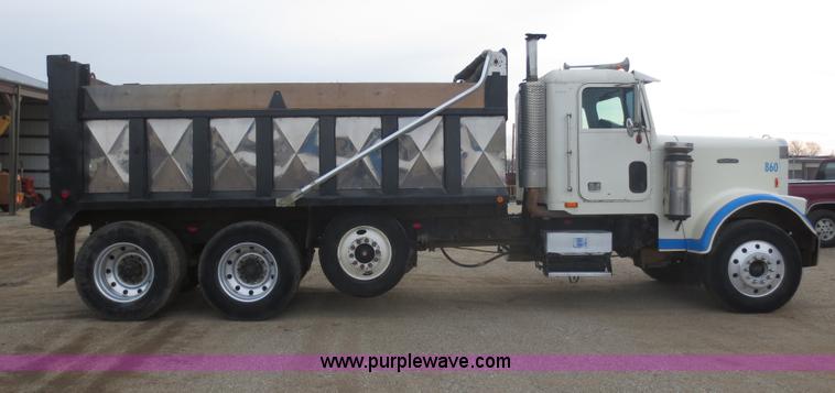 image for item F6744 1986 Freightliner FLC-64T dump truck