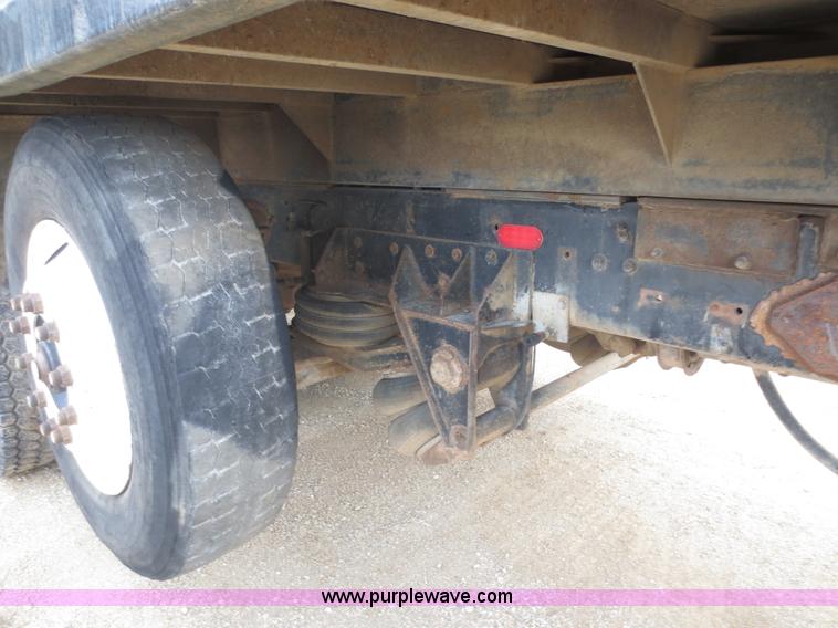 image for item F6744 1986 Freightliner FLC-64T dump truck