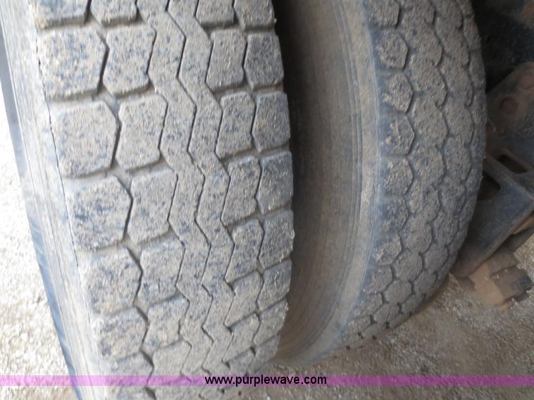 image for item F6744 1986 Freightliner FLC-64T dump truck