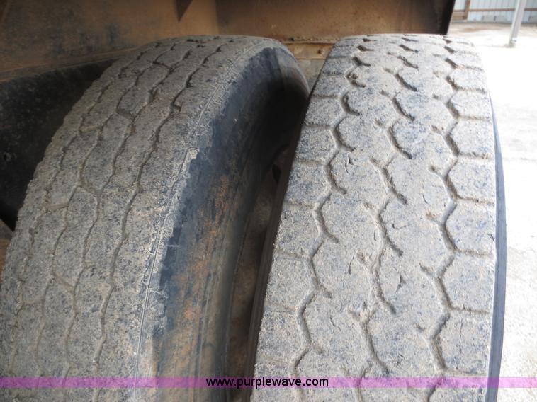 image for item F6744 1986 Freightliner FLC-64T dump truck