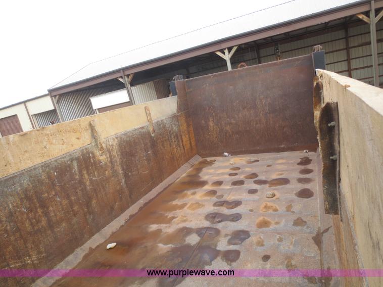 image for item F6744 1986 Freightliner FLC-64T dump truck