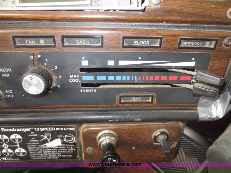 image for item F6744 1986 Freightliner FLC-64T dump truck