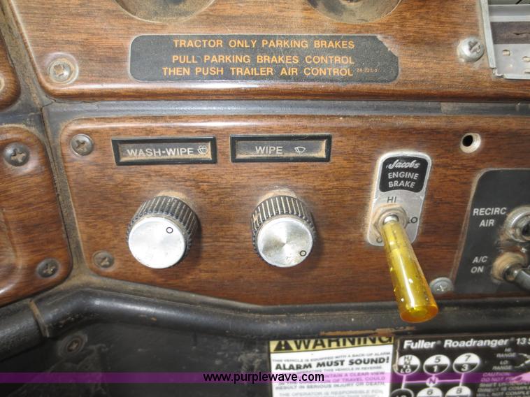 image for item F6744 1986 Freightliner FLC-64T dump truck