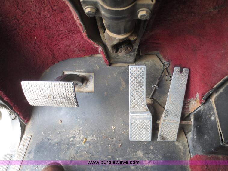 image for item F6744 1986 Freightliner FLC-64T dump truck