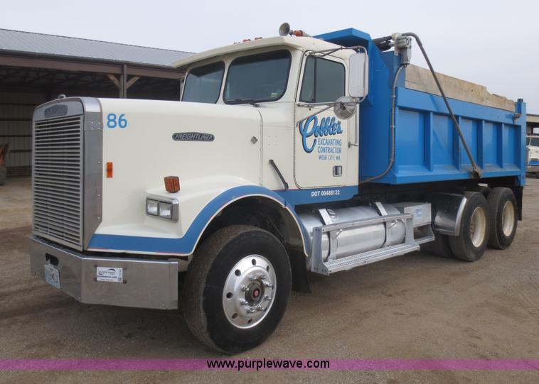image for item F6745 1986 Freightliner FLC-64T dump truck