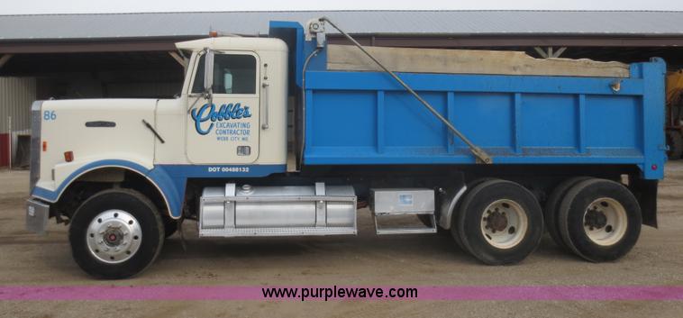 image for item F6745 1986 Freightliner FLC-64T dump truck