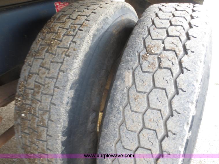 image for item F6745 1986 Freightliner FLC-64T dump truck