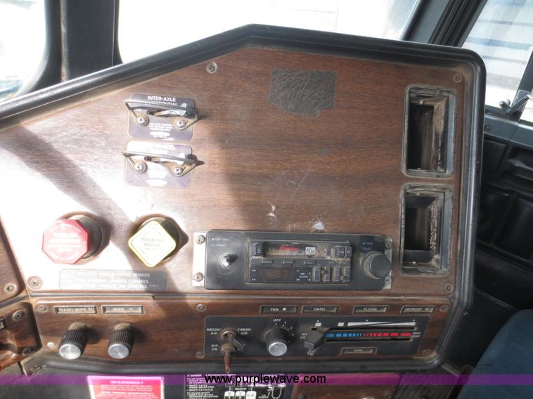 image for item F6745 1986 Freightliner FLC-64T dump truck