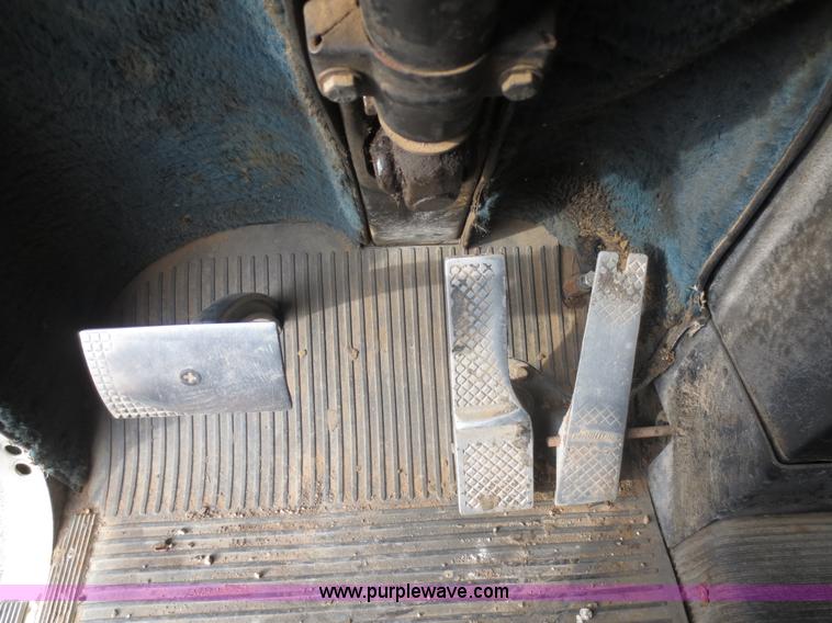 image for item F6745 1986 Freightliner FLC-64T dump truck