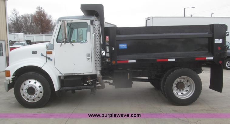 image for item F7218 1998 International 810 low profile dump truck