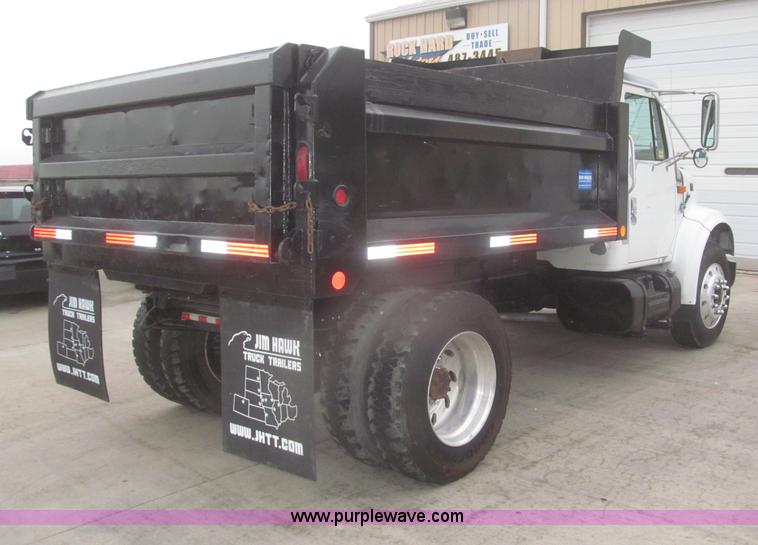 image for item F7218 1998 International 810 low profile dump truck