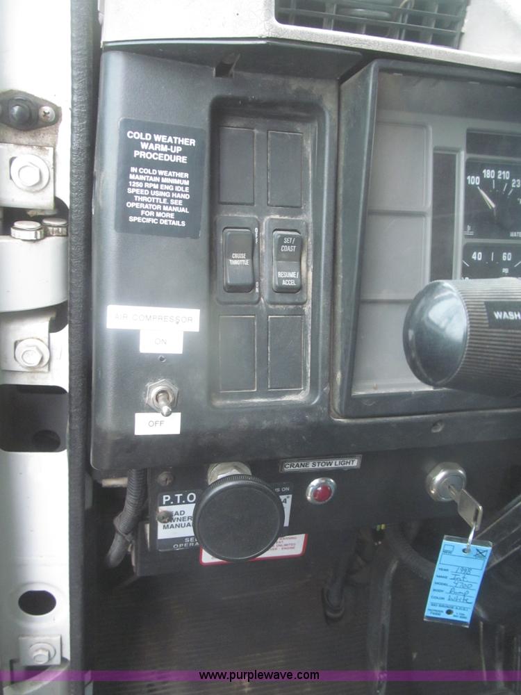 image for item F7218 1998 International 810 low profile dump truck