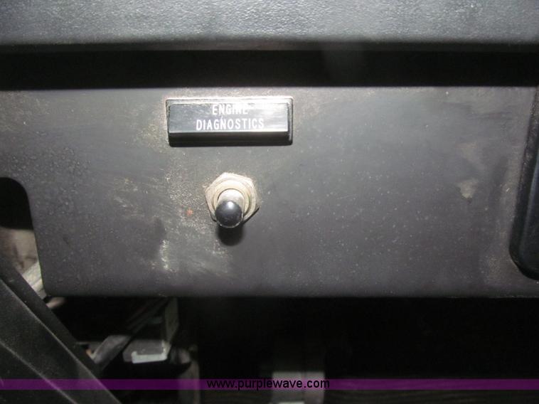 image for item F7218 1998 International 810 low profile dump truck