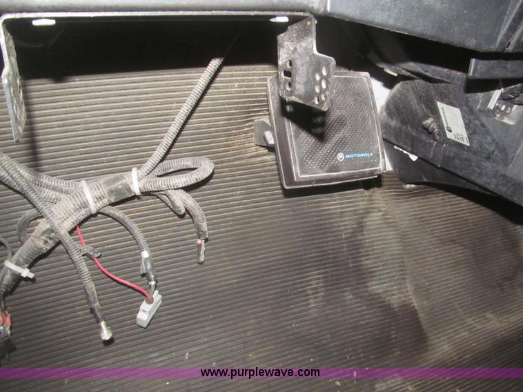 image for item F7218 1998 International 810 low profile dump truck