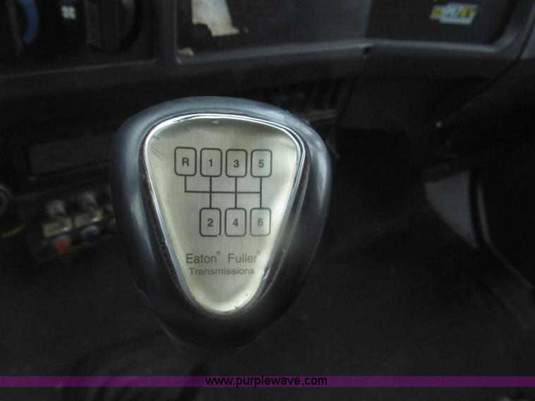 image for item F7218 1998 International 810 low profile dump truck