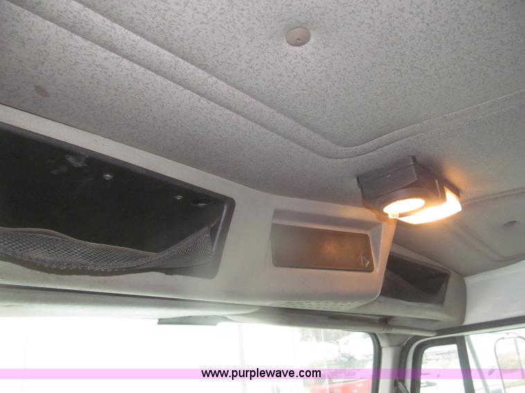 image for item F7218 1998 International 810 low profile dump truck