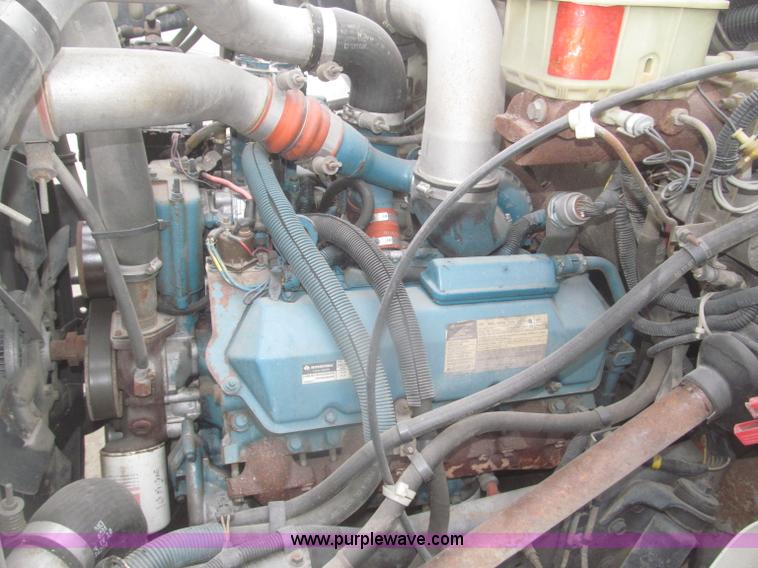 image for item F7218 1998 International 810 low profile dump truck