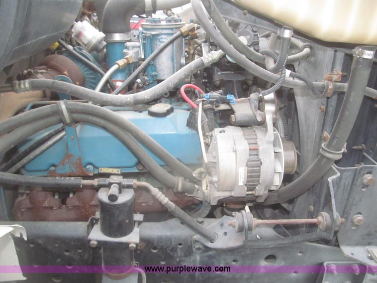 image for item F7218 1998 International 810 low profile dump truck