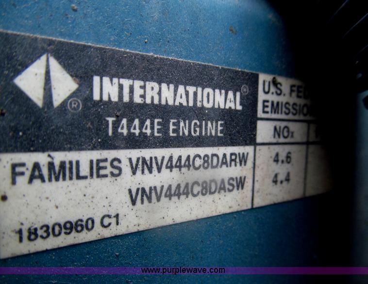 image for item F7218 1998 International 810 low profile dump truck