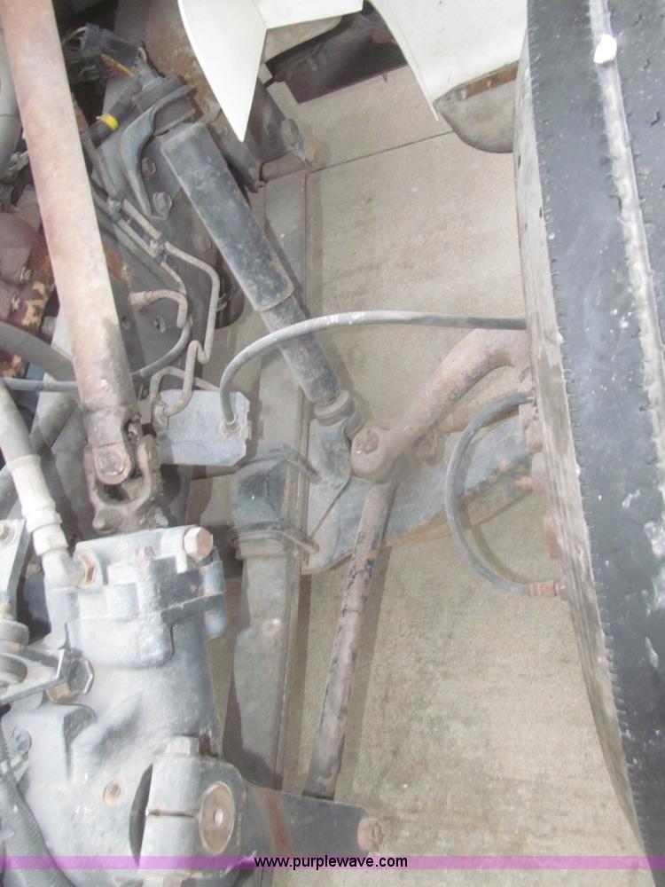 image for item F7218 1998 International 810 low profile dump truck